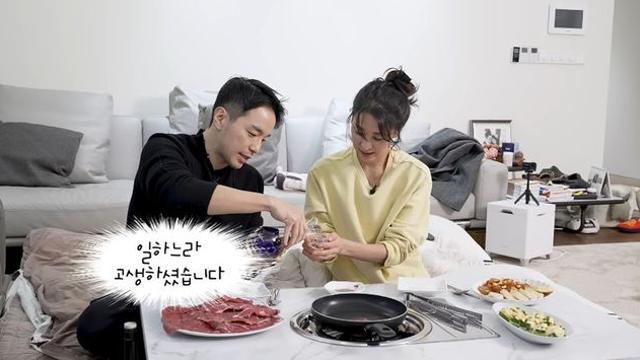 '신영수♥' 한고은, 청담동 50평 거실에 고깃집 불판 
