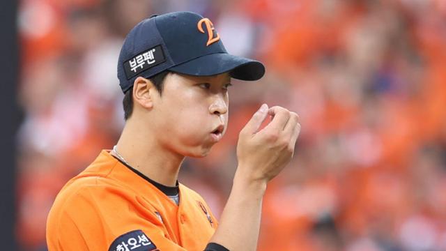 '아무리 시범경기지만…' 최대 78억 FA 엄상백, 롯데전 4이닝 10피안타 7실점 난타 [IS 냉탕]