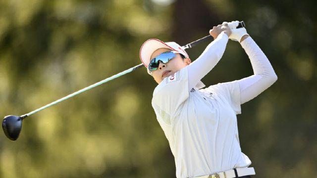 까다로운 오후에도 2타 줄인 김효주, 4타 차 선두 질주…'우승 보인다'
