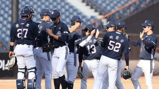 프로야구 두산, 롯데 무패행진에 제동… LG 이재원·SSG 고명준 4호 홈런