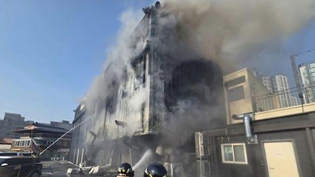 [속보] 여주 키즈카페 건물서 가스 폭발...31명 대피