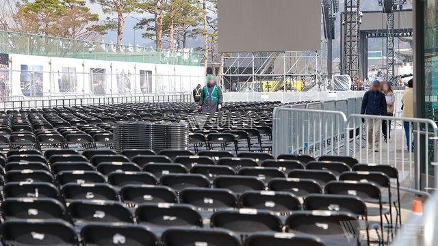 [BTS 공연] 광화문광장은 '진공 상태'…금속탐지기·몸수색 거쳐야 출입 가능