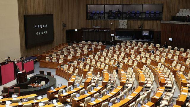중수청법, 與주도 국회 본회의 통과…국힘 “검찰 파괴” 반발