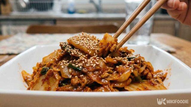 김치 볶을 때 식용유 먼저 넣지 마세요, 맛집들은 '이렇게' 볶습니다