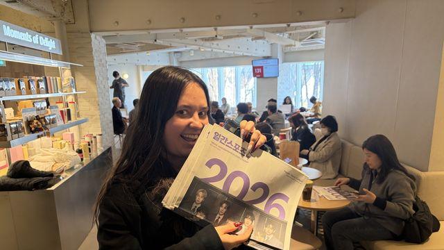 [BTS 컴백] 신문을 공연 굿즈로…일간지 호외·특별판 발행