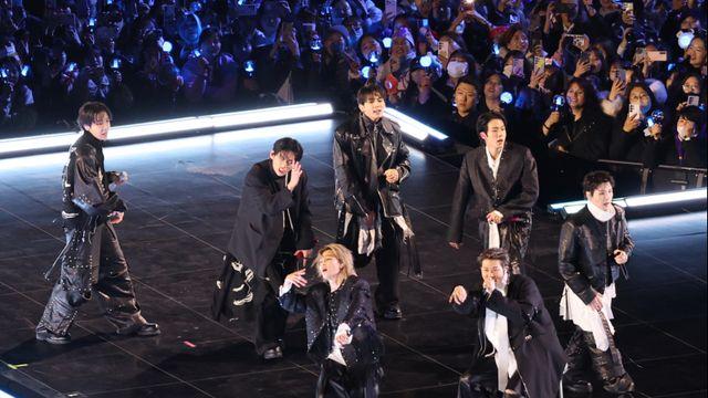 BTS “3년 9개월 공백, 잊혀질까 고민…항상 두렵지만 해답 찾아갈 것”  [BTS in 광화문]