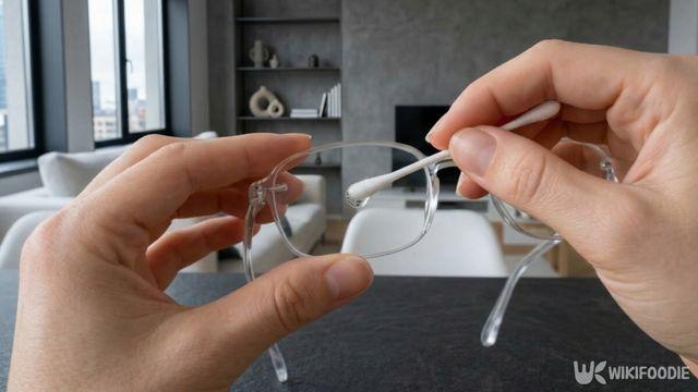 “살짝 바르기만 했는데…” 안경 김 서림 확 줄여주는 ‘마법의 아이템’