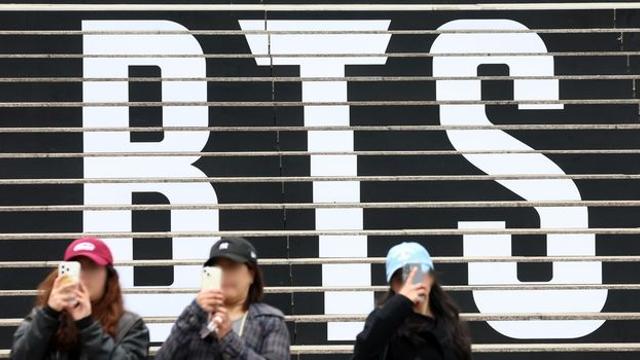 BTS 컴백 앨범 '아리랑', 첫날 판매량 400만 장 육박…자체 최고 기록