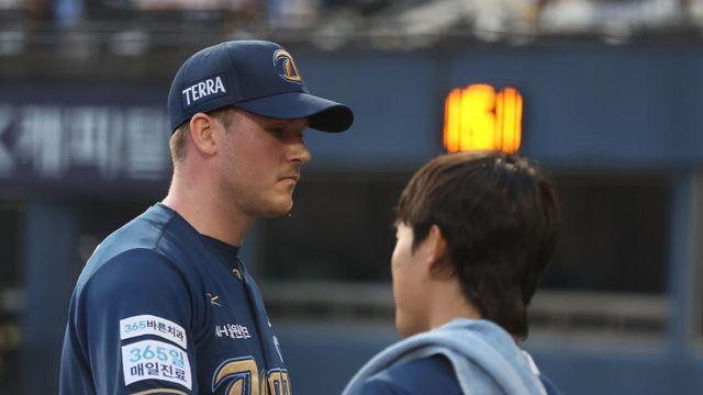 개막까지 일주일 남았는데…1선발 라일리, 옆구리 부상 개막전 선발등판 무산→NC 초긴장