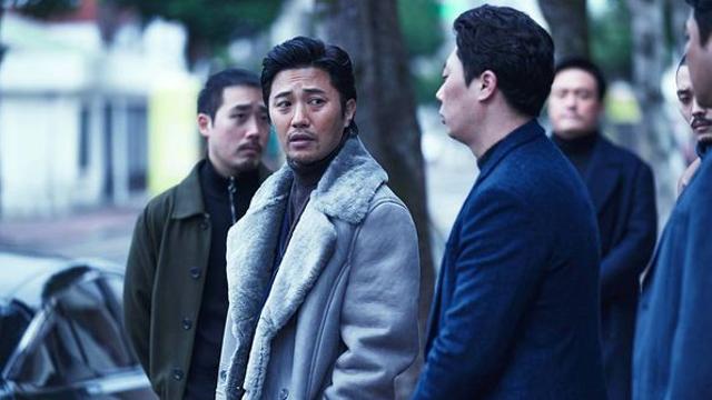 시즌2로 또 터졌다...공개되자마자 넷플릭스 '2위' 찍은 280만 한국 영화