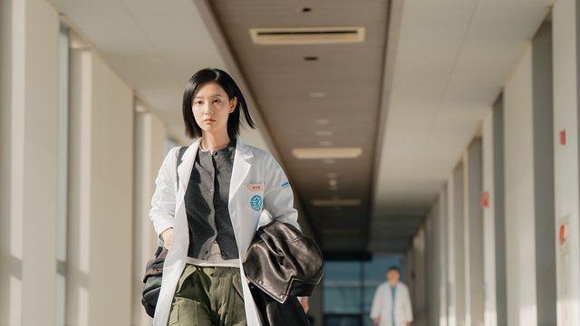 의사 김지원, 킬러 공효진, 밀정 김유정 온다!