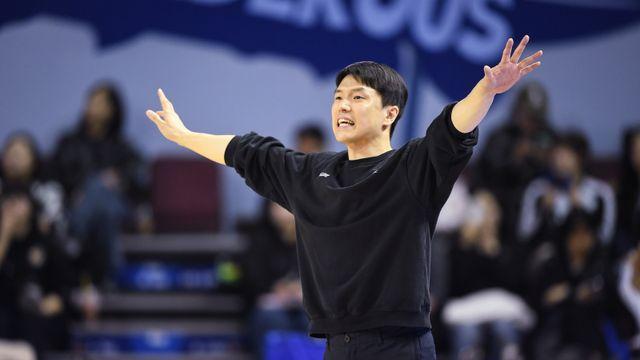 칸터 맹활약에 활짝…김효범 감독 “내겐 1옵션, 몸 관리를 워낙 철저히 하는 선수” [IS 승장]