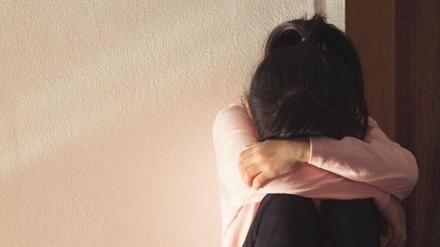 “아무한테도 말하지 마라” 12살 딸 강간한 아빠