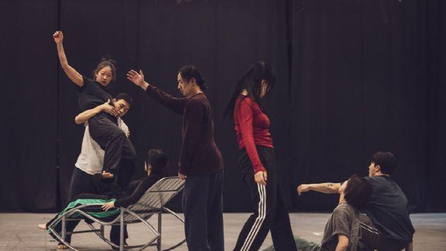 국립현대무용단, 정재우·정록이 안무가 '머스탱과 개꿈' 공연