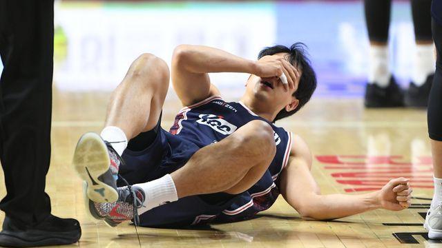 ‘코뼈 골절’ 허훈, 24일 수술 예정…‘6강 경쟁’ KCC 가드진 운영 어쩌나