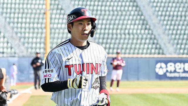 (네이버 미송고) 우승팀 LG서 '흙수저 신화' 탄생하나?…107순위 117번 무명 타자, 잠실서 홈런포 '쾅'→