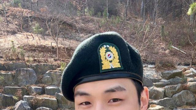 ‘입대’ 강다니엘, 훈련소 수료...미모는 전역 불가 [AI 포토컷]