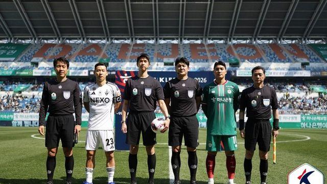 [K리그1 이슈] 온필드리뷰→마이크 들고 당당히 오심 외쳤다...오심 피해 받은 대전! 달라진 게 없는 현실