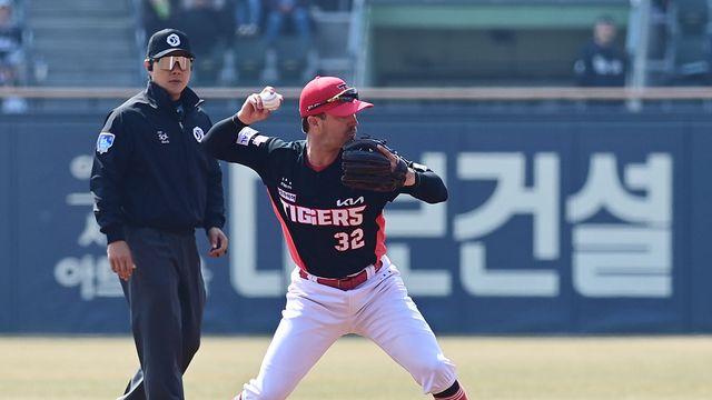 '타율 0.129+장타 0개' KIA 정말 어쩌나…소득 없이 시범경기 마친 亞쿼터 야수, 달라진 모습 보여줄까