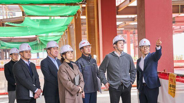 “한국 대표 랜드마크 될 멀티스타디움에 책임감 갖자”… 정용진 신세계회장, 스타필드 청라 현장 점검