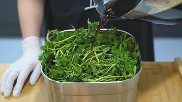 쑥은 무치지 말고 제발 '이렇게' 하세요...계절 걱정 없이 먹을 수 있습니다