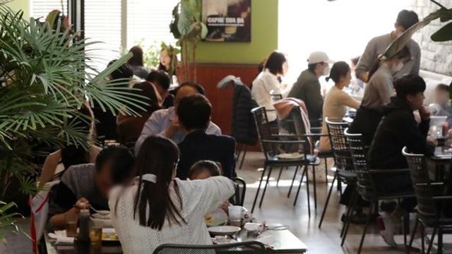 “식당서 아기 울면 민폐?”…누리꾼 투표 결과 보니 뜻밖