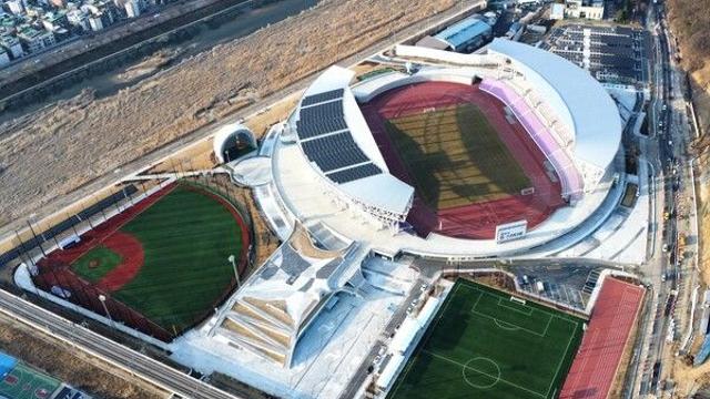 1만2000석 품은 G스타디움 개장... 대보건설, 광주시 표창 수상