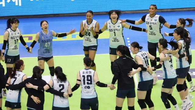 '실바 40득점' GS칼텍스, 현대건설 꺾고 100% 확률 잡았다