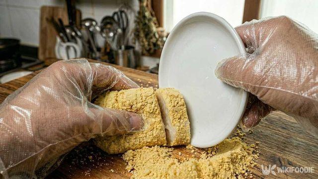 전자레인지로 단 5분, 쫀득한 인절미 떡 만드는 신박한 방법