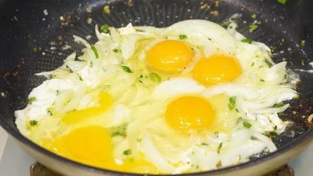 봄동 필요 없다...딱 '계란'만 넣어서 만드는 '비빔밥', 너무 쉬워서 놀랍니다