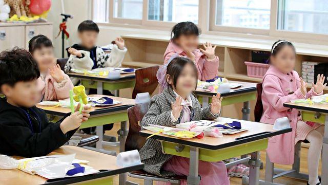소득·조건 없이 다 준다…초등학교 입학생 10~30만원 지원금 받는 방법