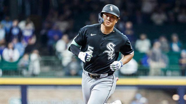 오타니·마쓰이도 못했는데!…'日 56홈런 거포' ML 데뷔전 '큼지막한' 홈런 폭발+화려한 신고식'→홈런볼 돌려주자, '사인배트 선물' 미담까지