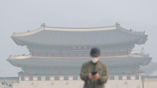 [내일 날씨] 주말에도 초미세먼지 '나쁨'…일교차 15도 이상