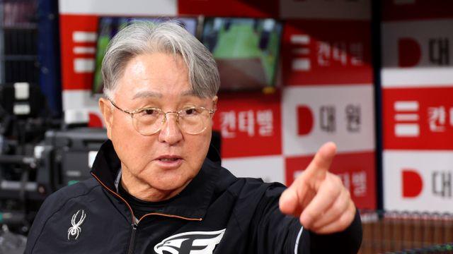김기태 이어 강인권도…'감독 부자 구단' 한화, 윈나우 노린다 [IS 서포터즈]