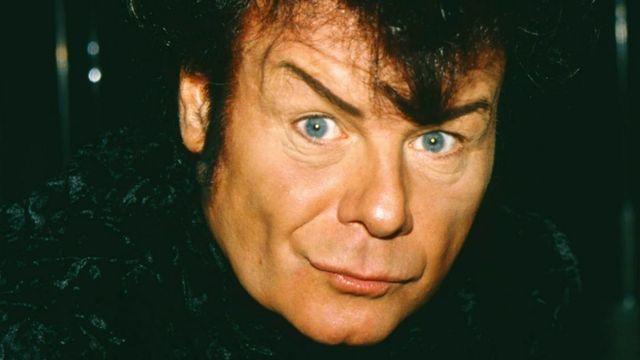 ‘소아성애’ 유명 남가수, 교도소서 비참한 최후…