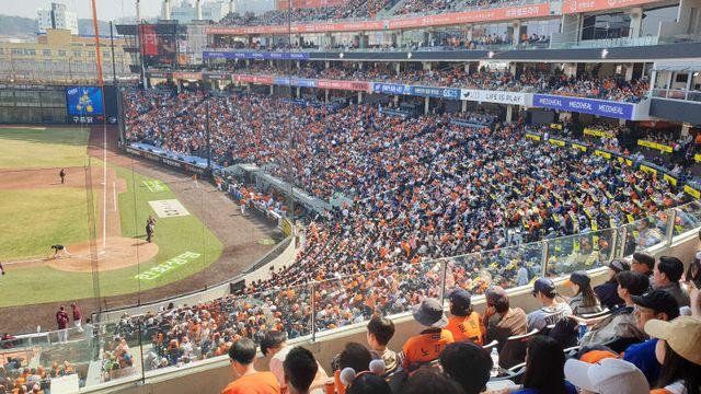 '짜릿한 역전승'…한화 이글스, 홈 개막전서 키움에 10-9 승리