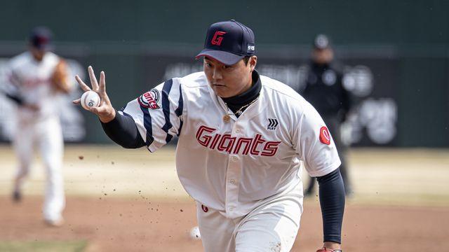 '롯데 천군만마' 한동희 복귀 임박, 김태형 감독 