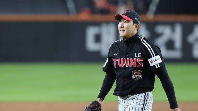 LG 손주영, 옆구리 근육 손상 진단…4월 말 복귀