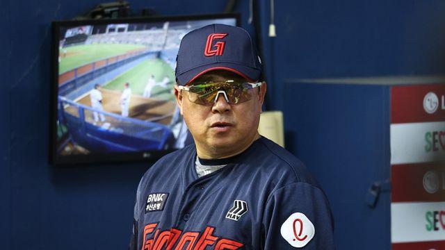 ‘개막 2연전 싹쓸이’ 김태형 롯데 감독 “팬들 원정 응원 덕분에 좋은 결과 얻었다” [SD 대구 승장]