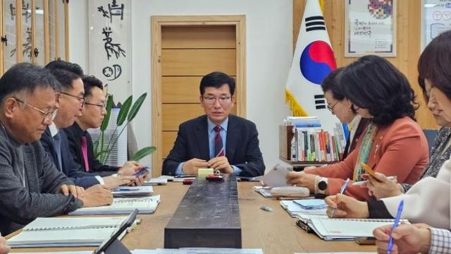 윤건영 충북교육감, 학폭심의..공정과 신뢰 회복을 위한 개선 강조