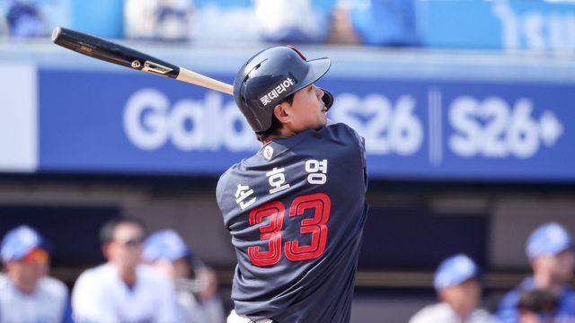 3년만에 터졌다…절치부심한 손호영, 삼성전 멀티홈런 폭발! [SD 대구 라이브]