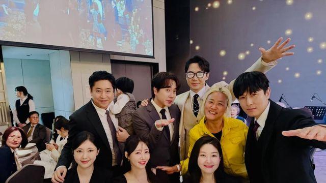 이민우 결혼식, 신화 멤버 부부동반 총출동…‘품절남 4호’ 탄생 [IS하이컷]