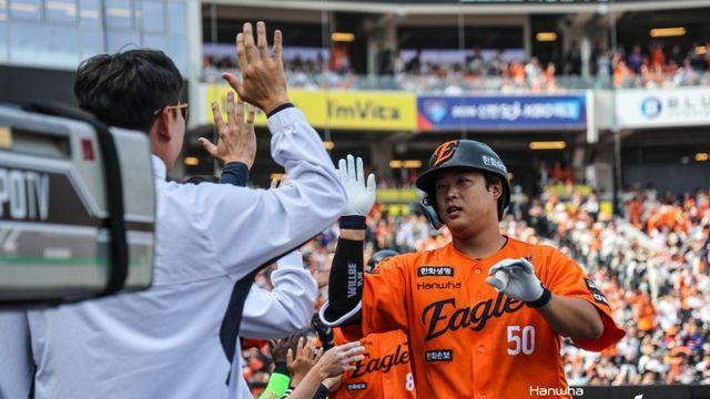 한화 강백호, 이적 후 첫 홈런 5타점 맹활약…팀 2연승에 기여(종합)