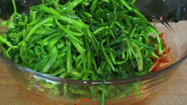 봄에는 '이것'으로 김치를 해야, 밥맛이 2배는 더 좋아집니다