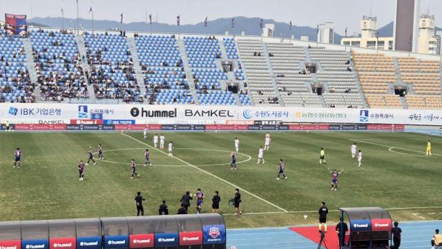 ‘PK 두 방’으로 쐐기…수원FC, 개막 4연승 질주