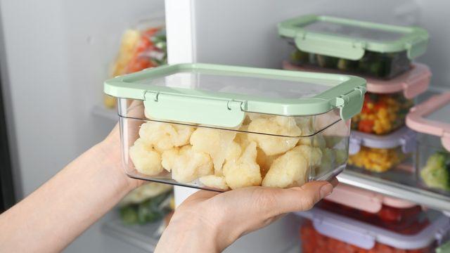 플라스틱 용기에 담으면, 의외로 몸에 독 된다는 '식재료' 5가지