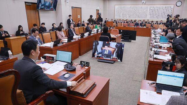 5월 1일 노동절도 '빨간날'로…공휴일법 국회 법사위 통과