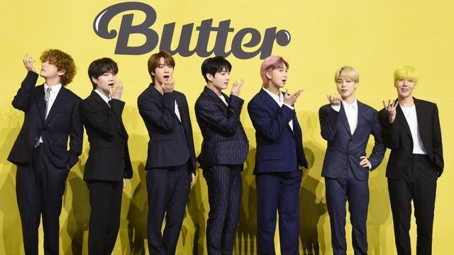 방탄소년단, 빌보드 왕좌 또 올랐다…'스윔' 빌보드 '핫 100' 1위 