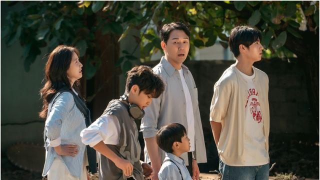 ‘심우면 연리리’ 첫방, 웃음+짠내 다 잡았다... 박성웅 물벼락 엔딩