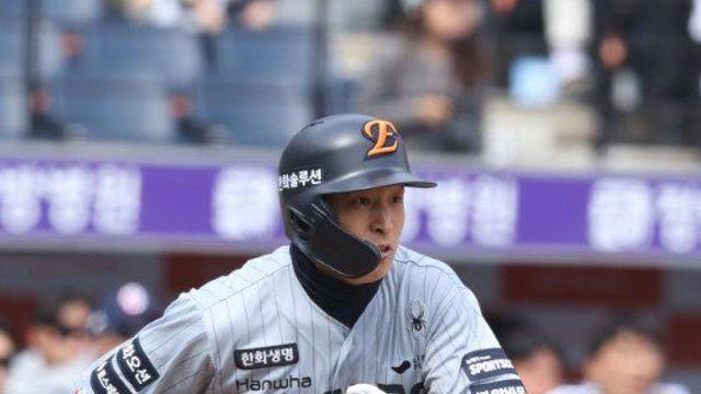 한 타석 만에 말소된 손아섭…안타까워한 김경문 한화 감독 “1군서 다시 뛸 기회 있을 것”